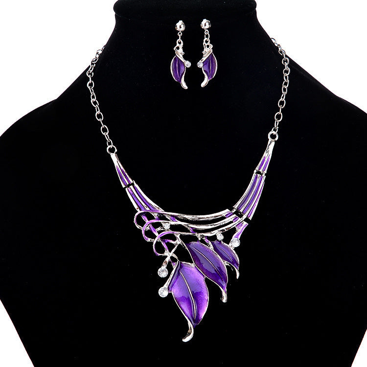 Fashion Classic Leaf Shaped Necklace And Earring Set