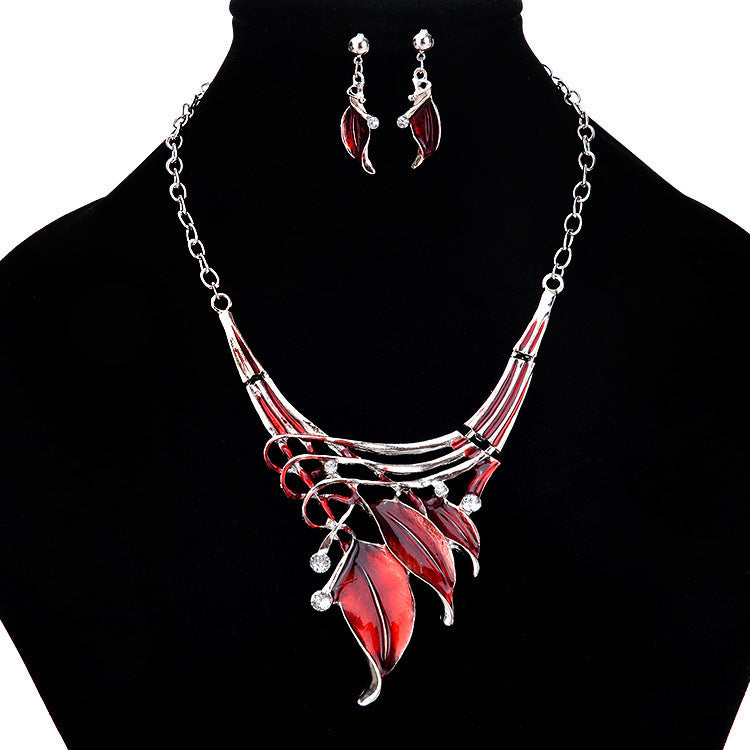 Fashion Classic Leaf Shaped Necklace And Earring Set