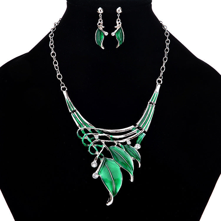 Fashion Classic Leaf Shaped Necklace And Earring Set