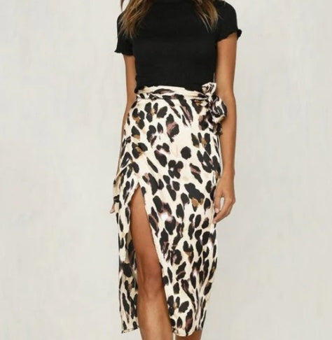 Ladies Fashion Striped Lace-Up Ruffle Skirt
