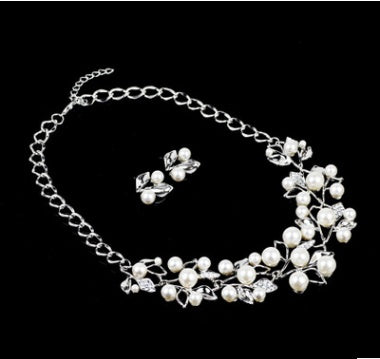 Pearl branch necklace