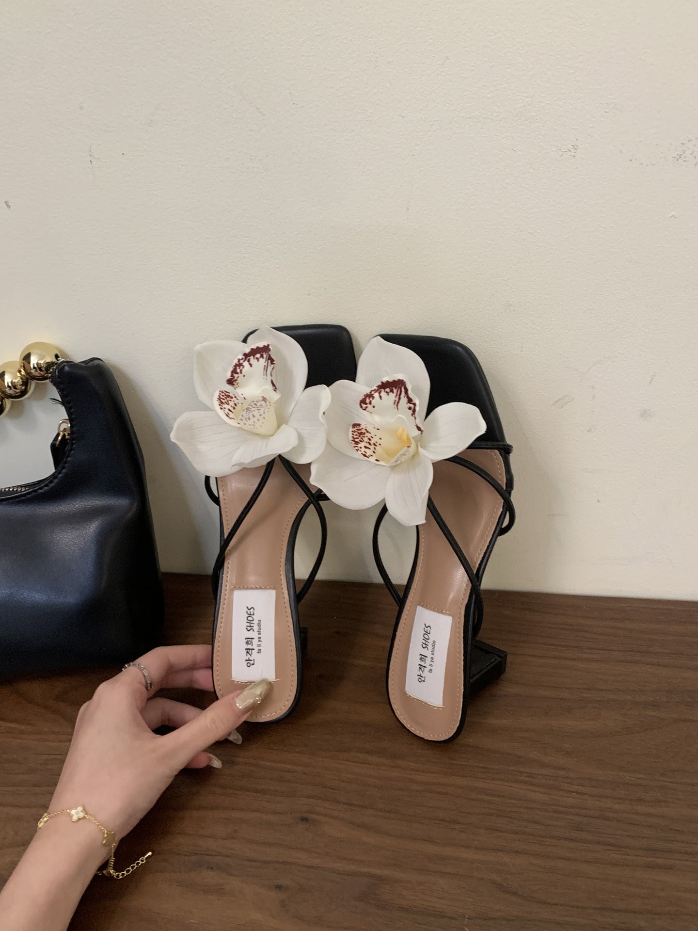 French-style Detachable Flower Flip-toe Roman Sandals