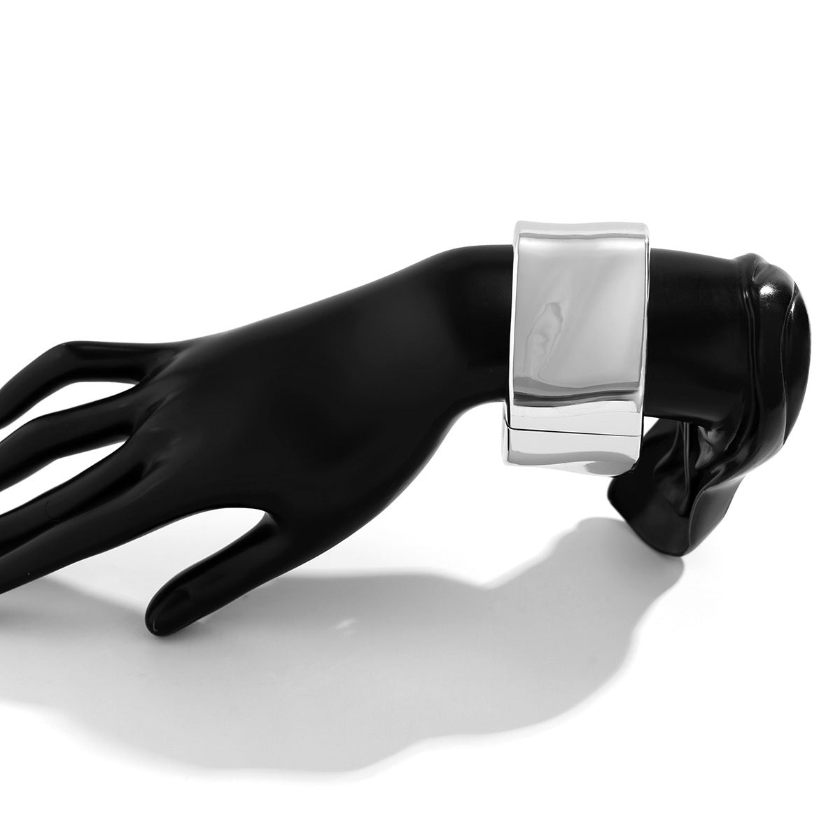 Metal Glossy Water Droplet Hugging Bracelet For Fashionable