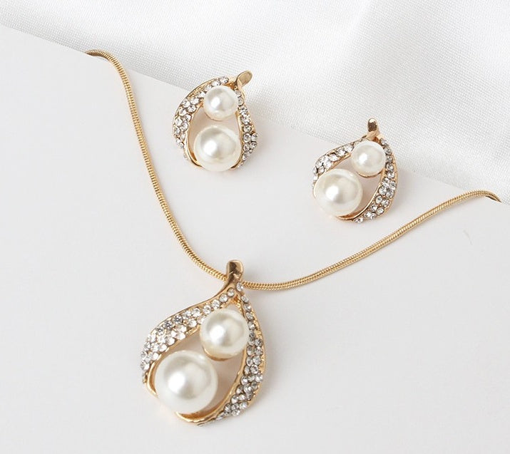 Pearl branch necklace