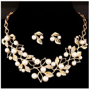 Pearl branch necklace