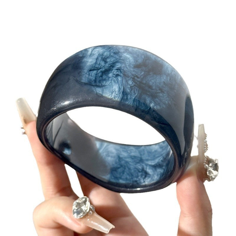 Resin Oval Wide Geometric Blooming Bracelet
