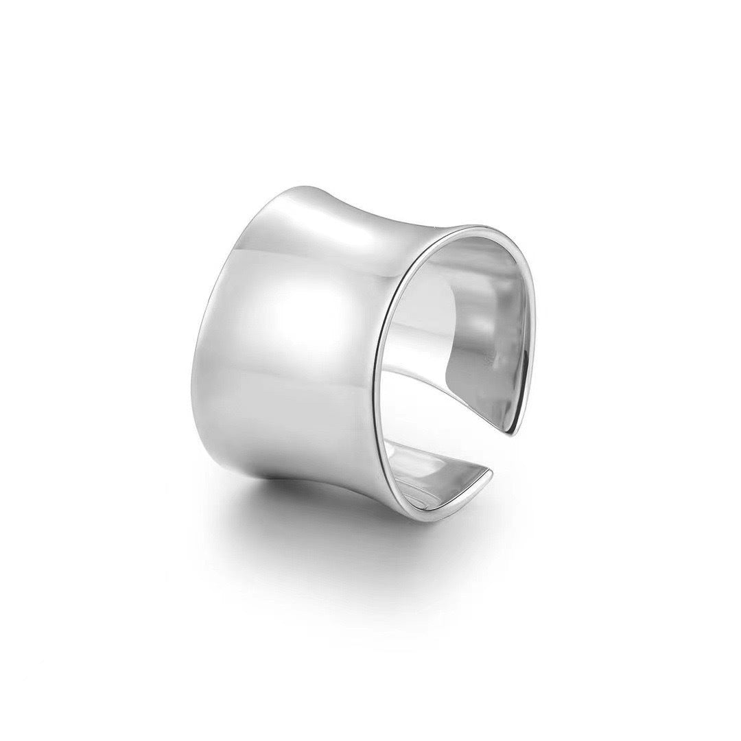 Curved Wide Glossy Bracelet Niche