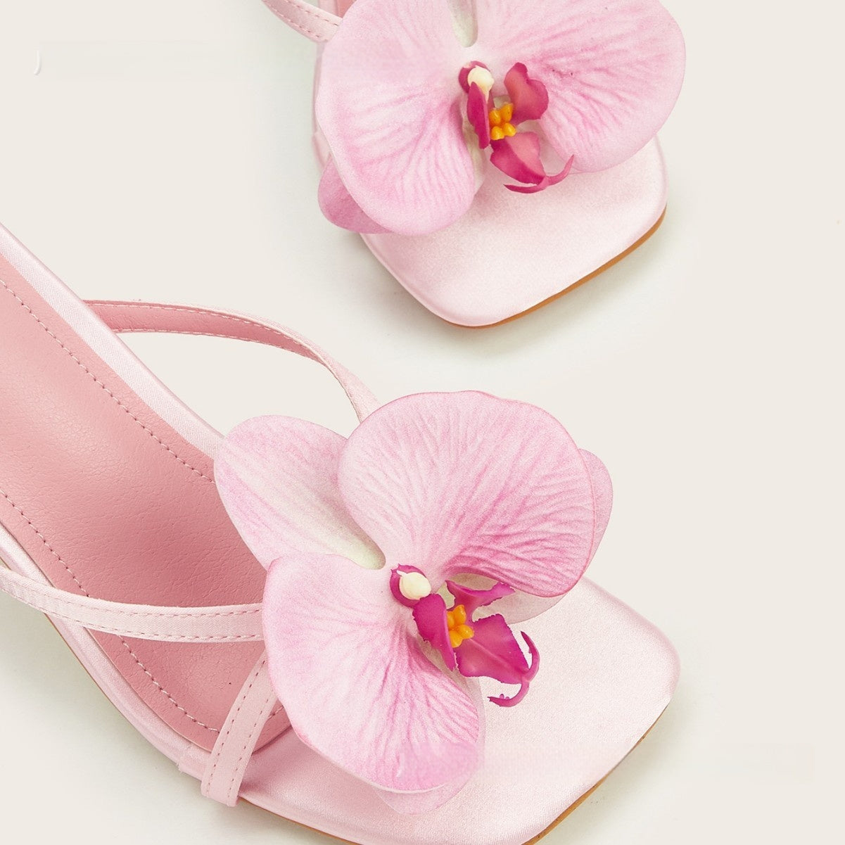 Spring And Summer Meiko Flower Decorative Flip-toe Square Toe High Heel Sandals