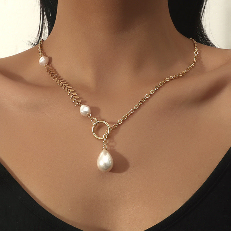 Stitched Pearl Pendant Short Necklace