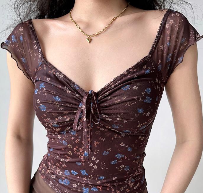 Women's Pleated V-neck Short-sleeved T-shirt