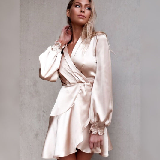 Lace-up temperament slim dress holiday style