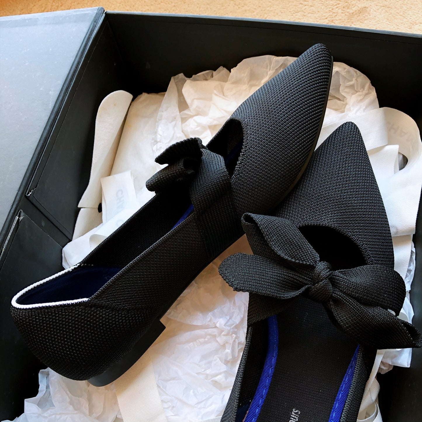 Mary Jane women's shoes with pointed bow