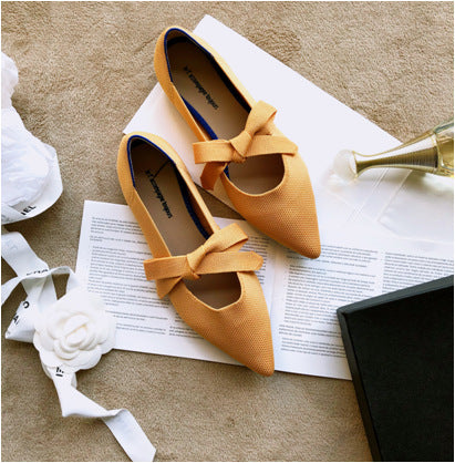 Mary Jane women's shoes with pointed bow