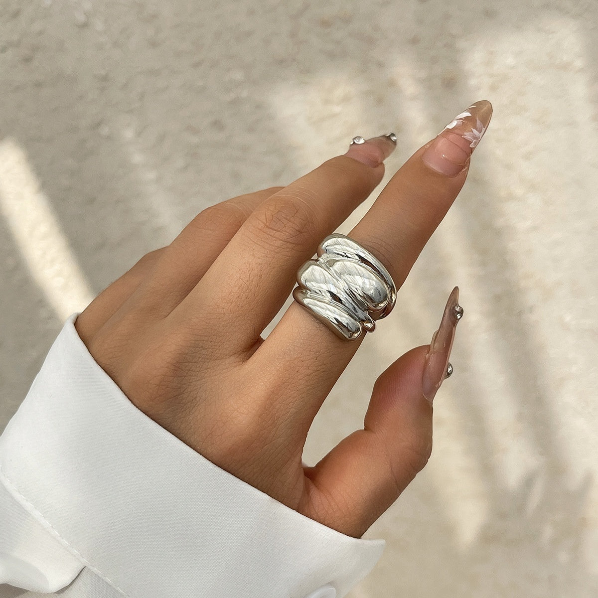 Metal Glossy Water Droplet Hugging Bracelet For Fashionable
